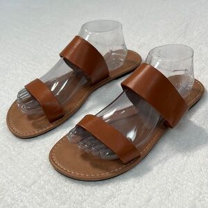 NWOT Bobbie Brooks vegan leather sandals size L 10-11